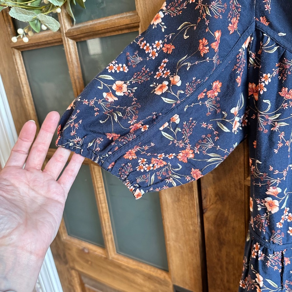 Old Navy Floral Babydoll Dress Women Size M Navy Blue Puff Sleeve V-Neck Tiered - Picture 6 of 11